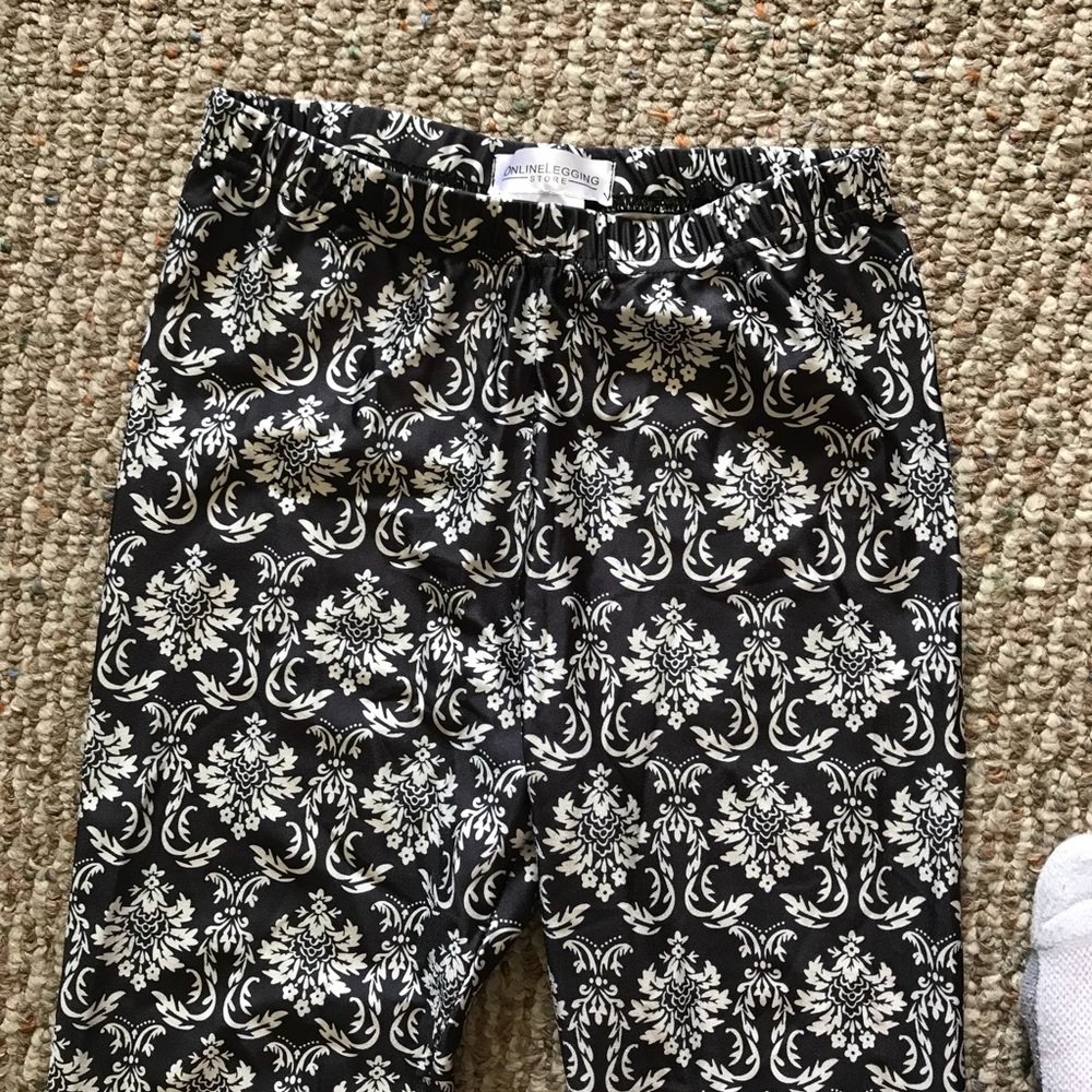 Damask Printed Leggings - Picture 4 of 5